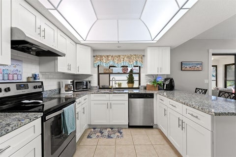 3004 Vivienda Drive, Bradenton, FL 34207