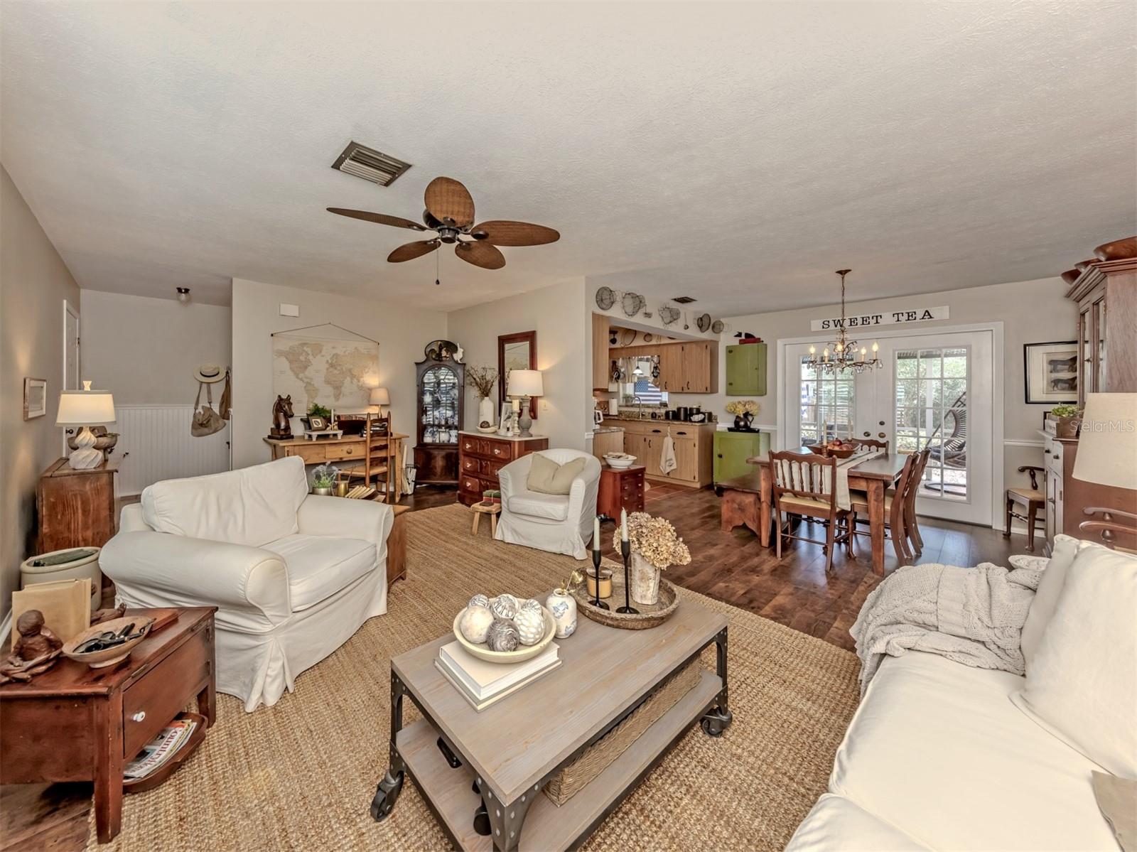 SOUTH VENICE - Residential