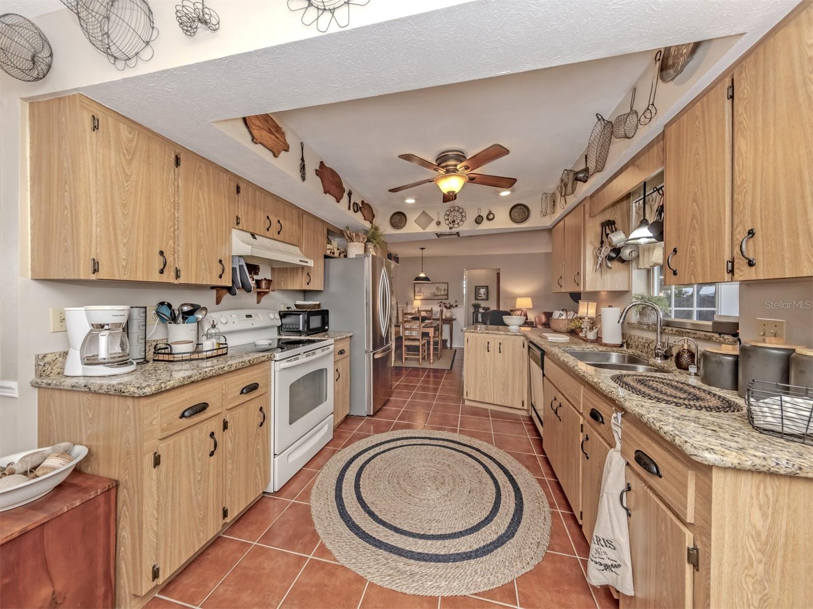 SOUTH VENICE - Residential