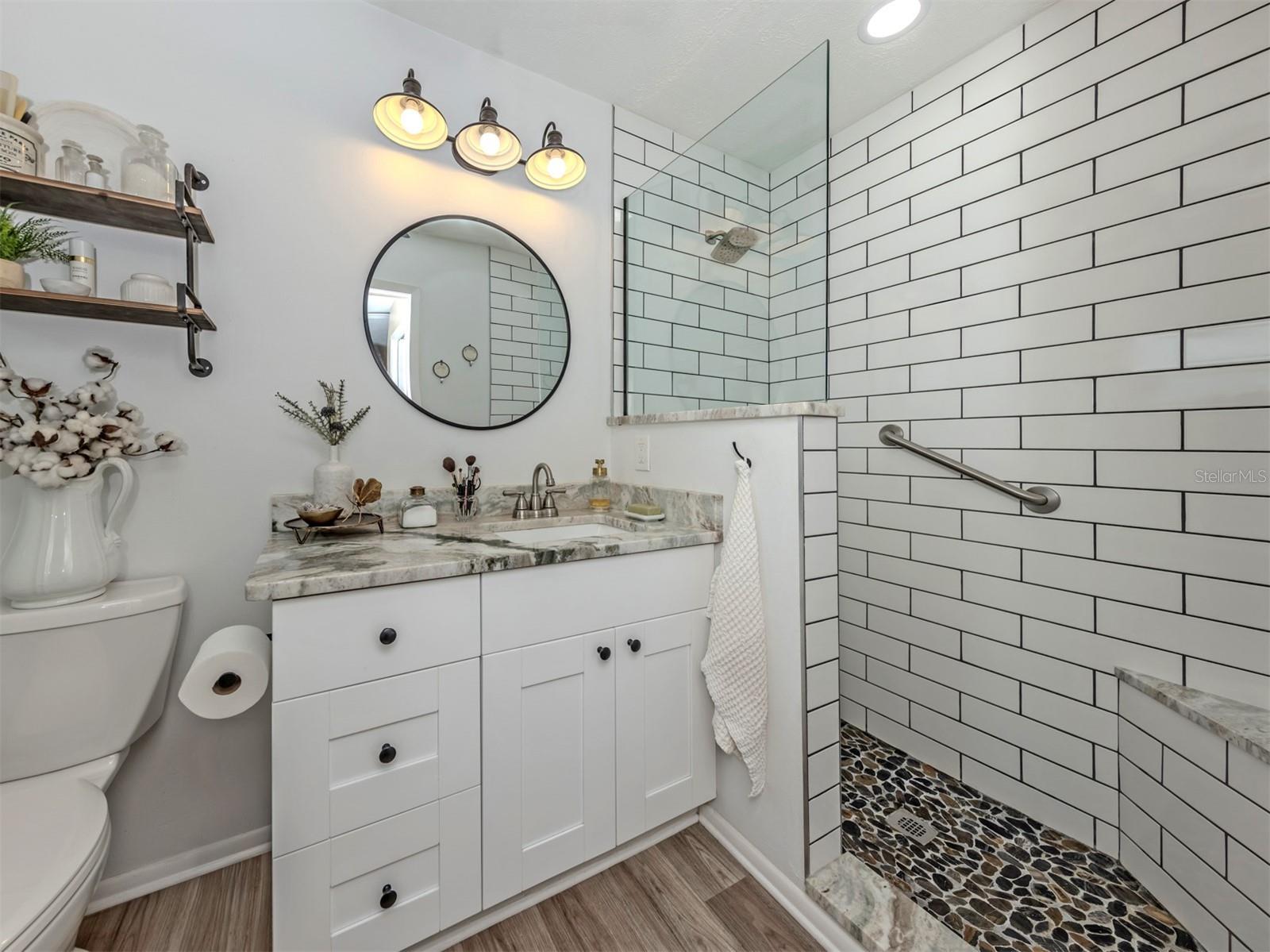 SOUTH VENICE - Residential