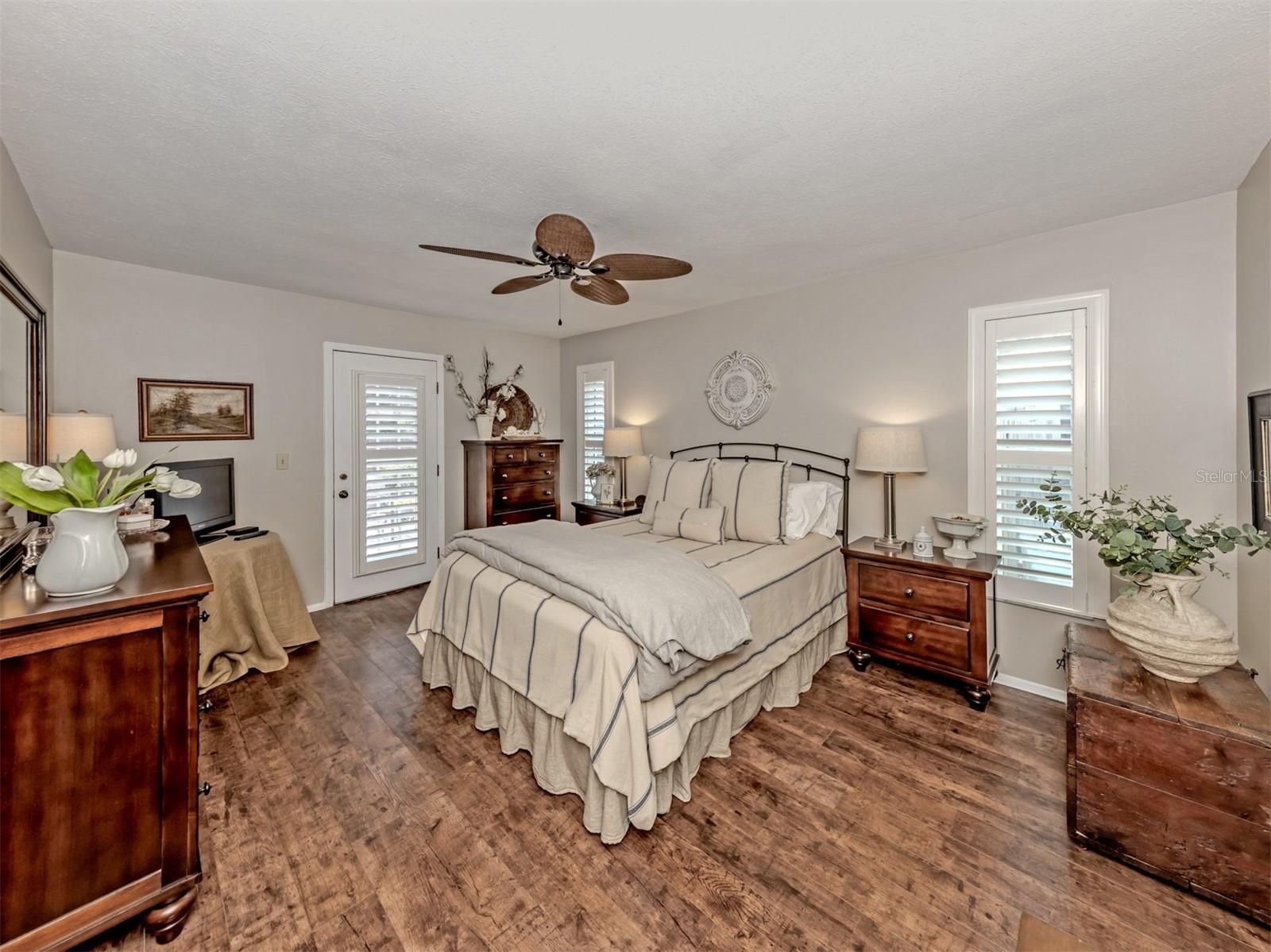 SOUTH VENICE - Residential