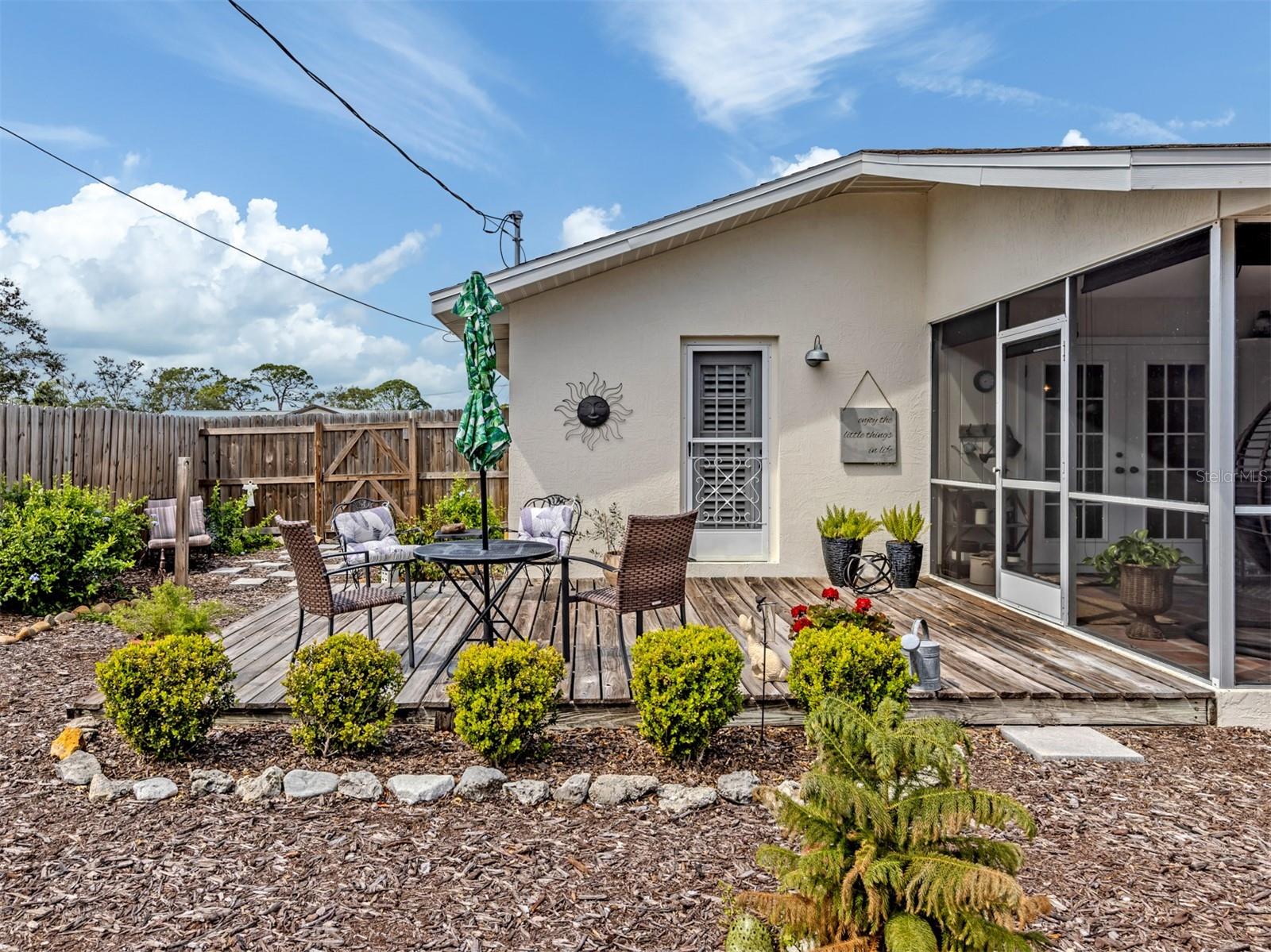 SOUTH VENICE - Residential