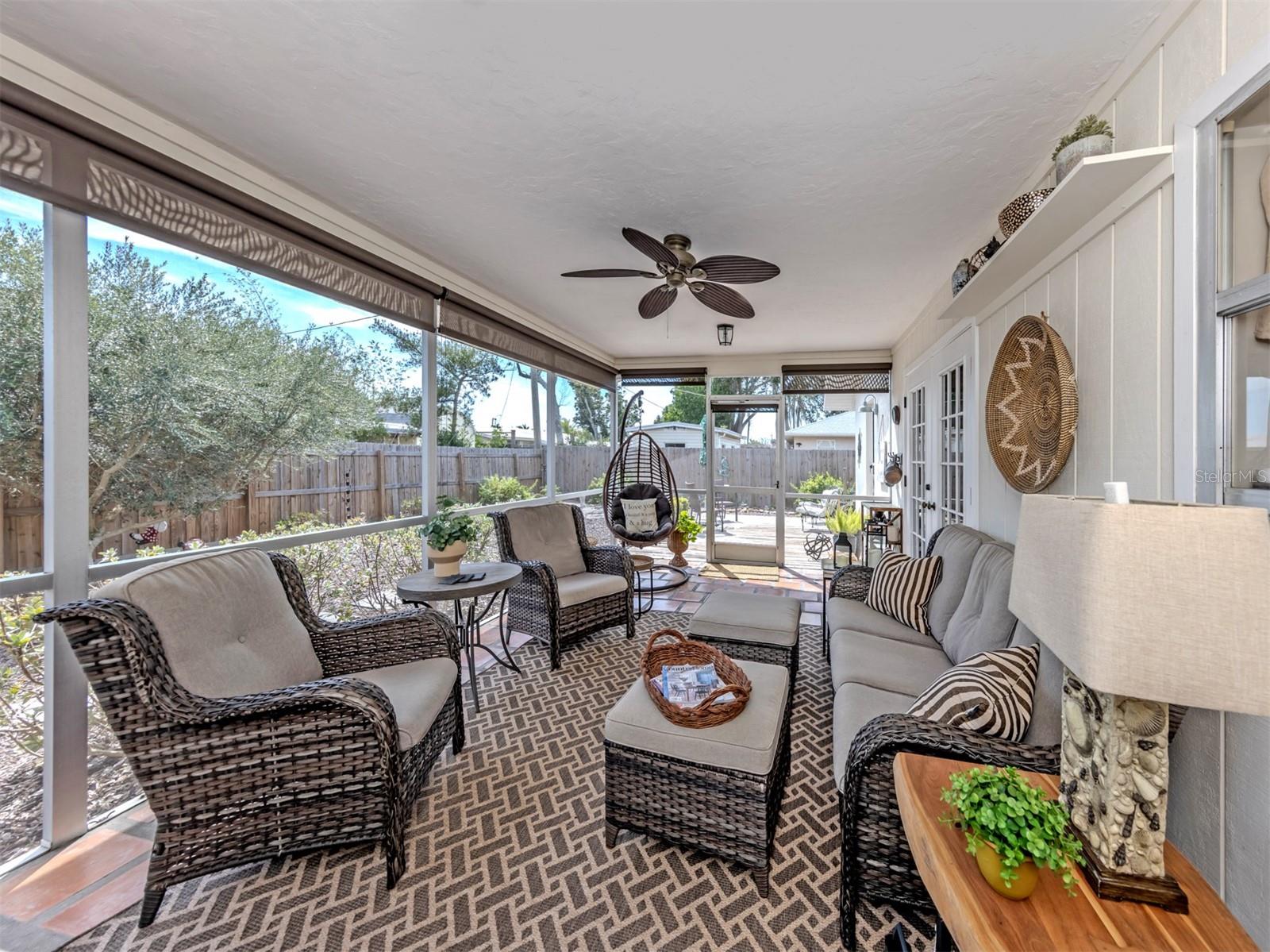 SOUTH VENICE - Residential