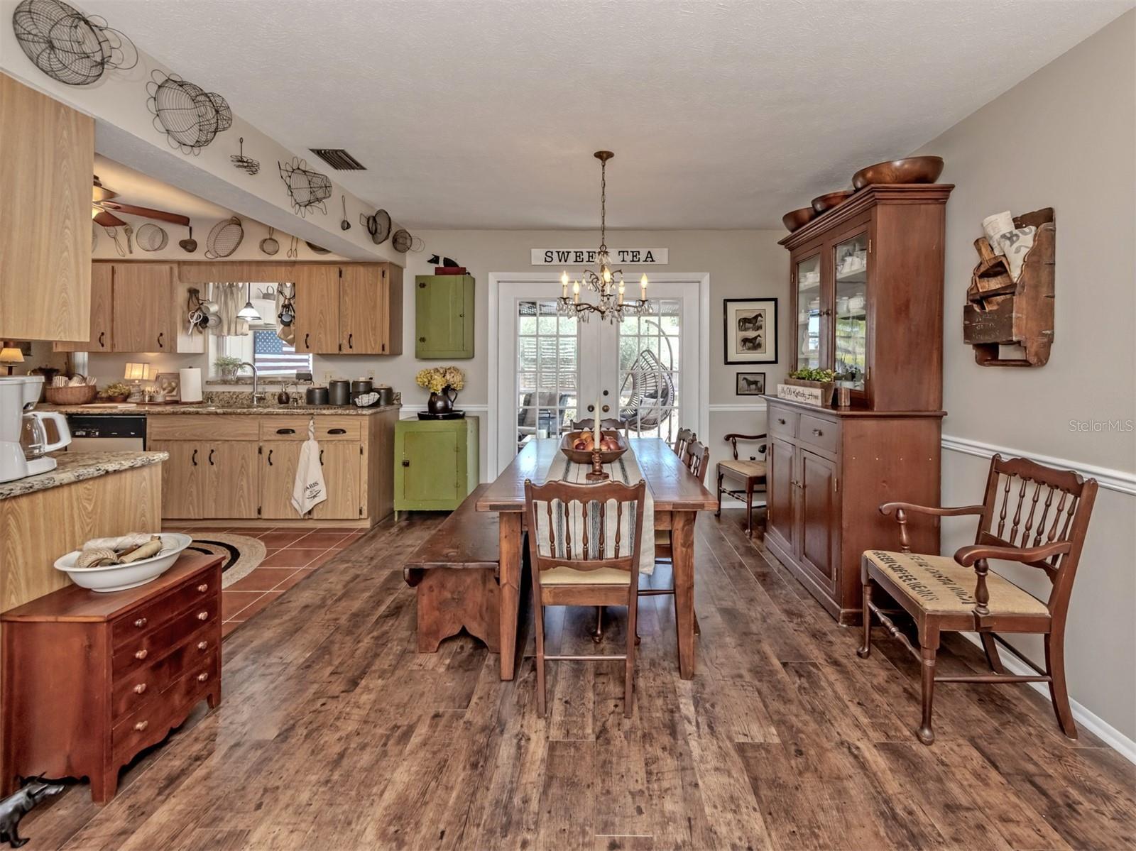 SOUTH VENICE - Residential