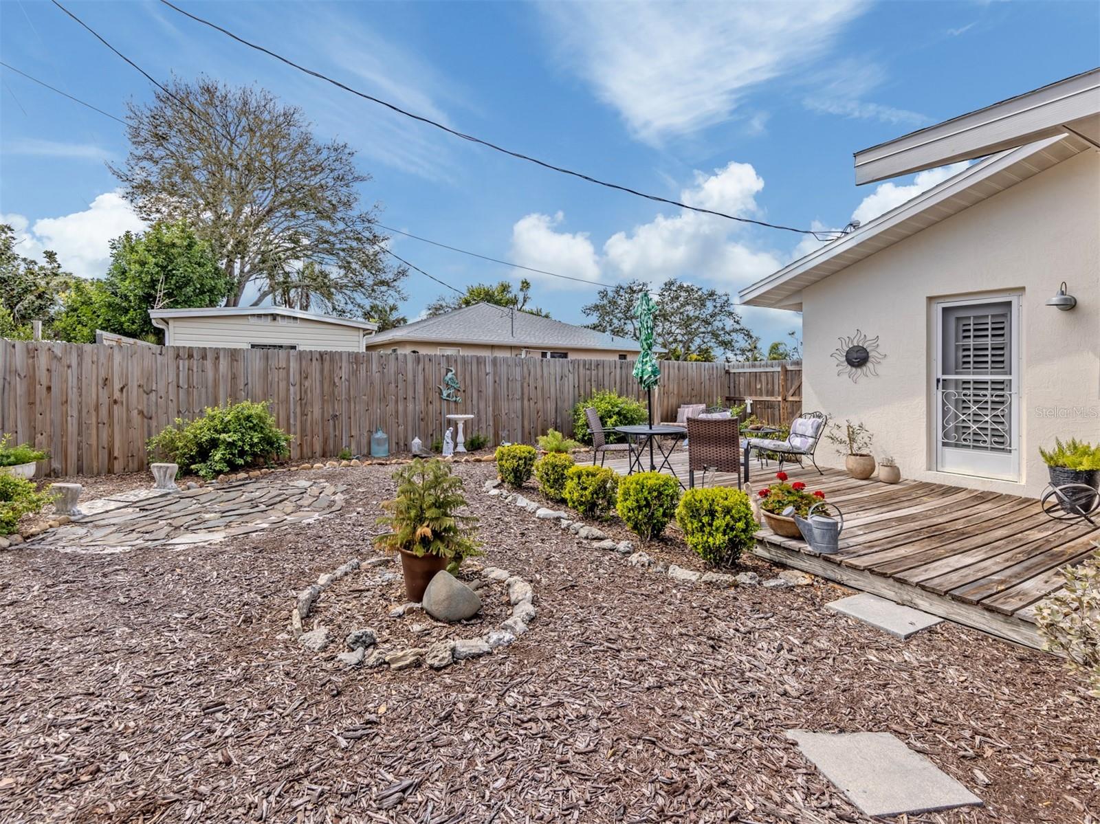 SOUTH VENICE - Residential