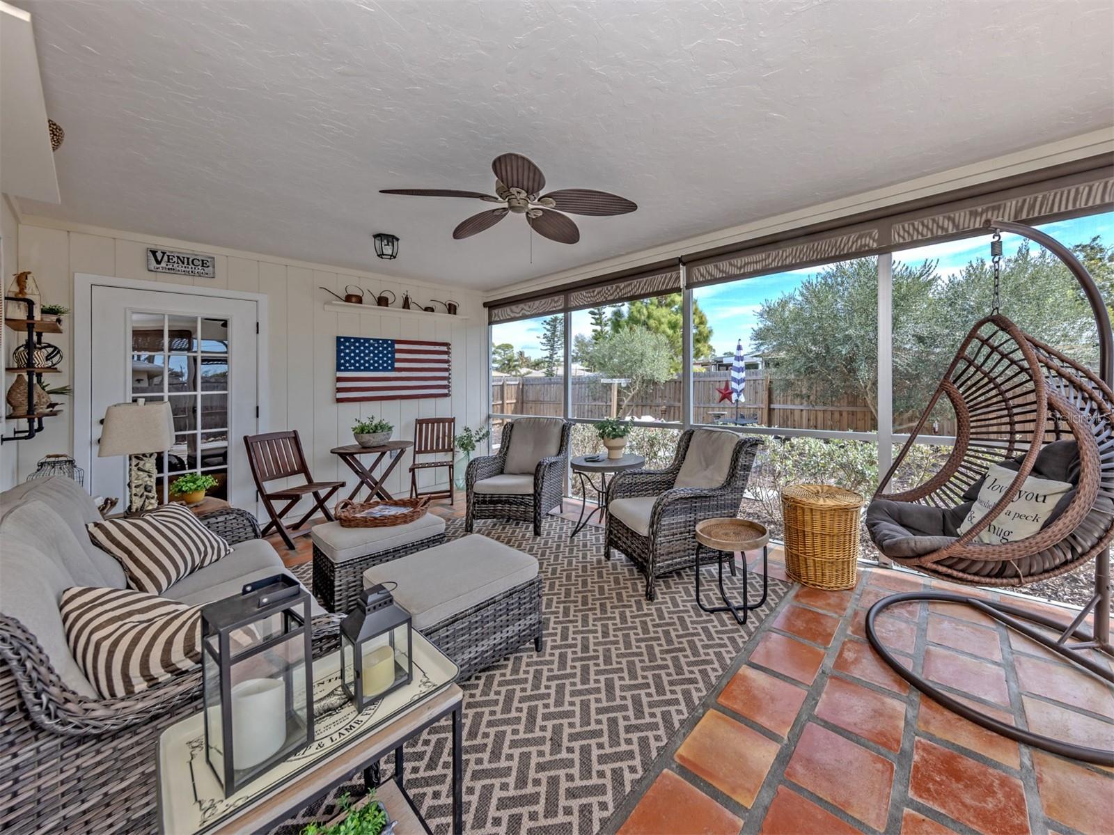 SOUTH VENICE - Residential