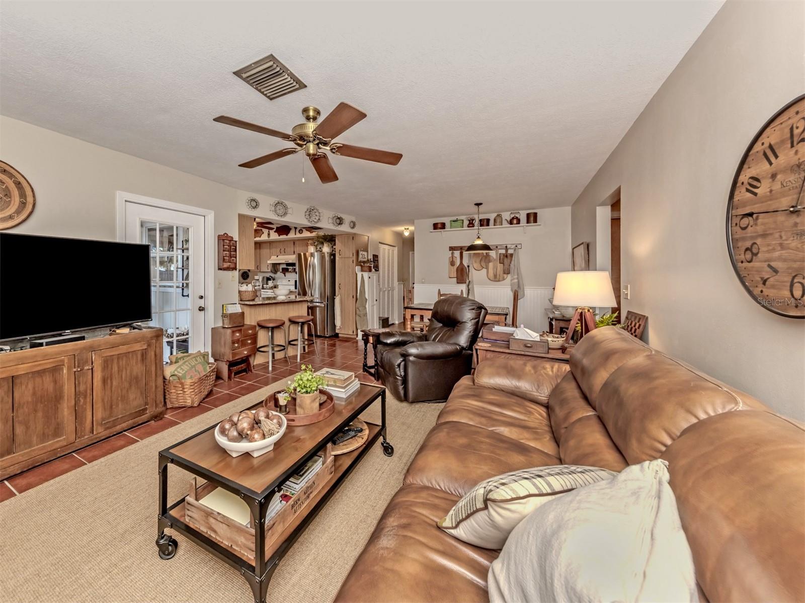 SOUTH VENICE - Residential