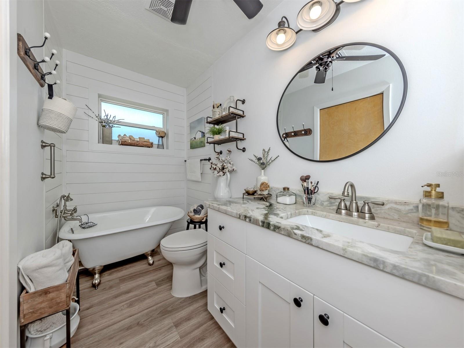 SOUTH VENICE - Residential