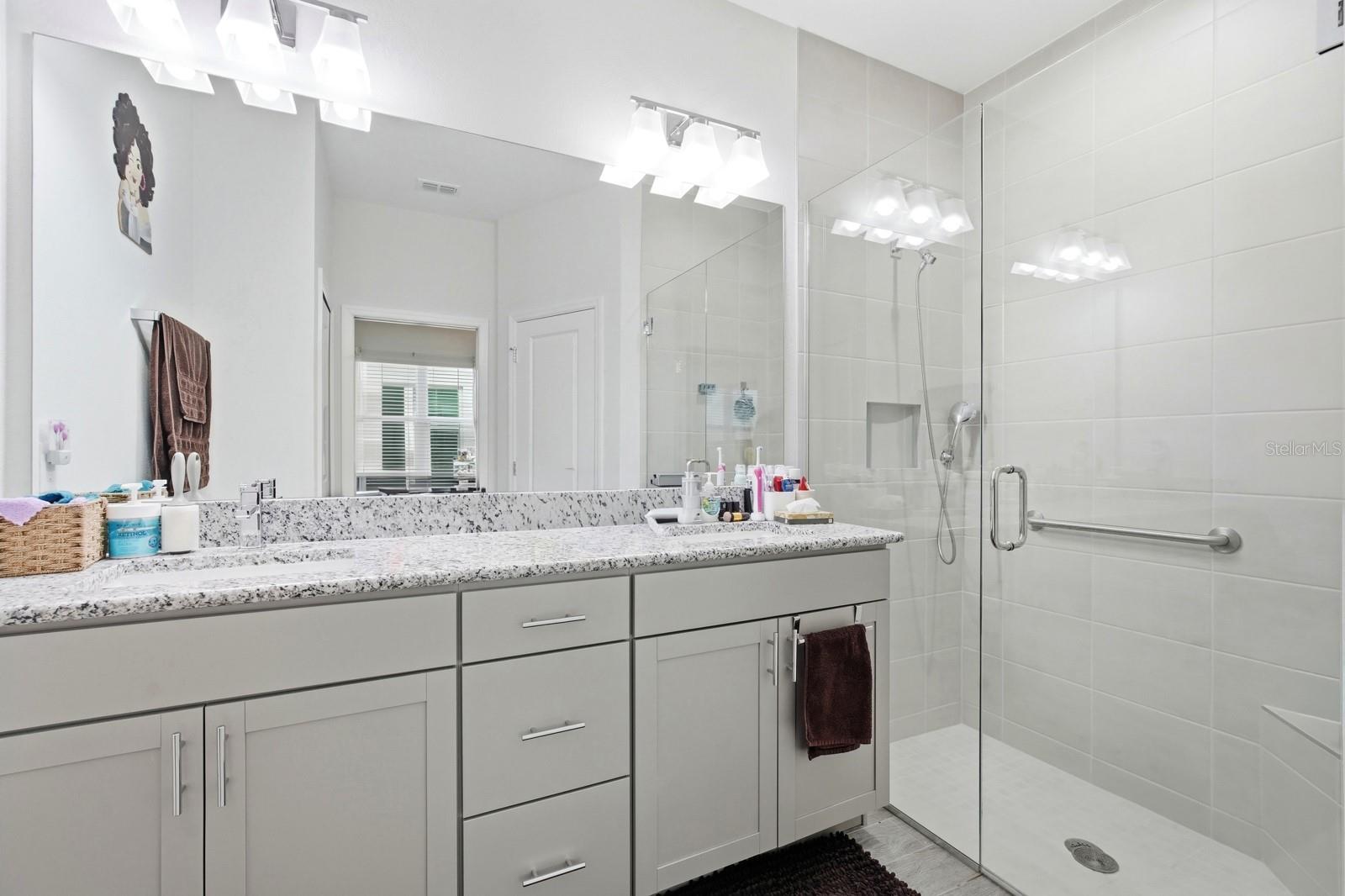 LATITUDE/DAYTONA BEACH CLOAR - Residential