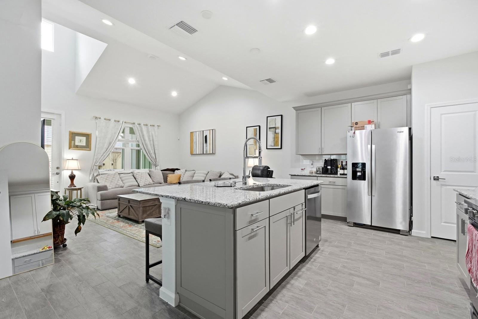 LATITUDE/DAYTONA BEACH CLOAR - Residential