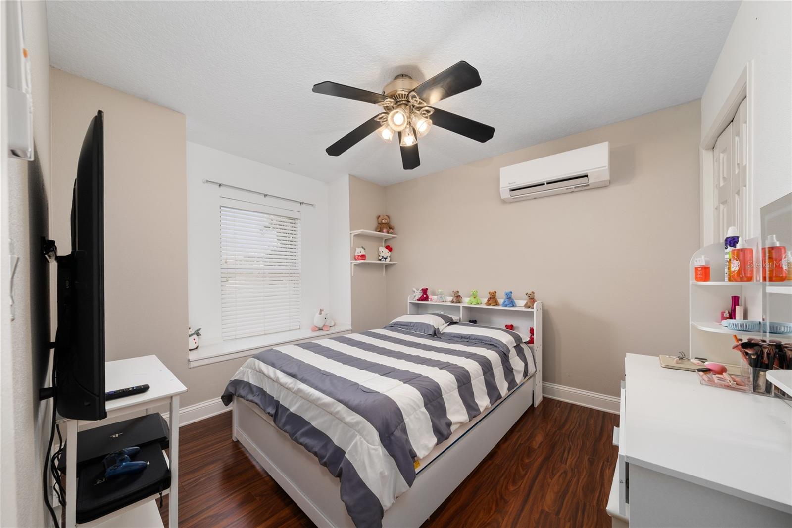 SURREY RIDGE - Residential