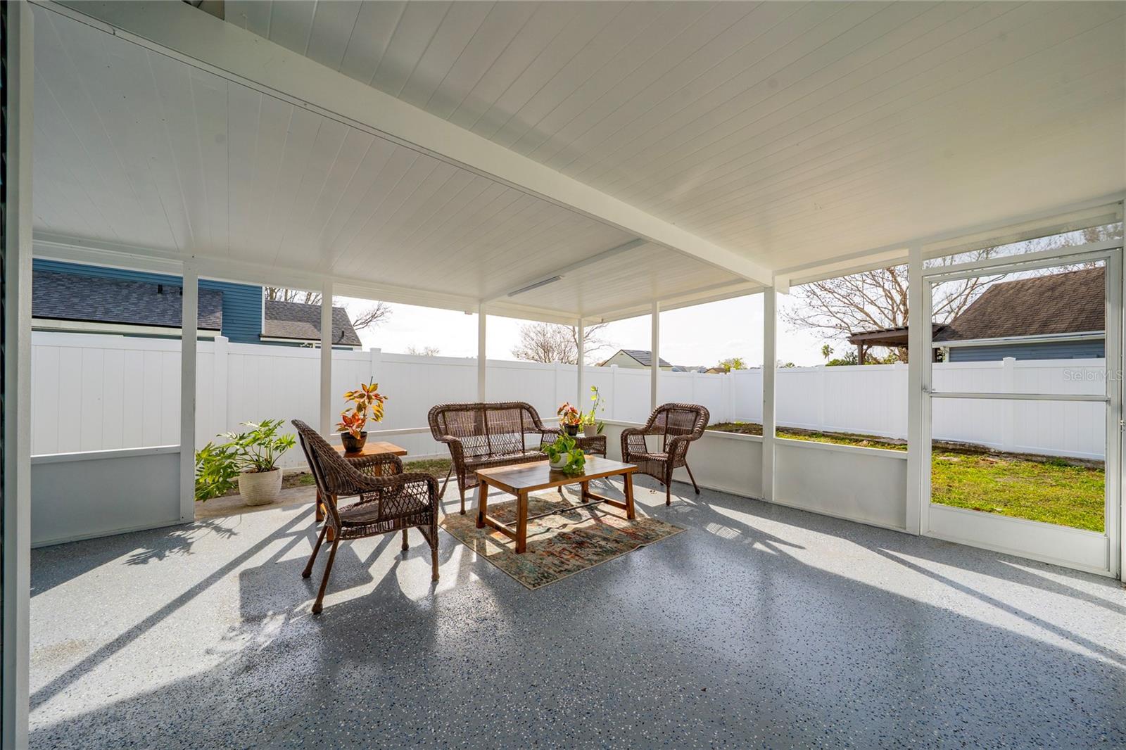 SURREY RIDGE - Residential