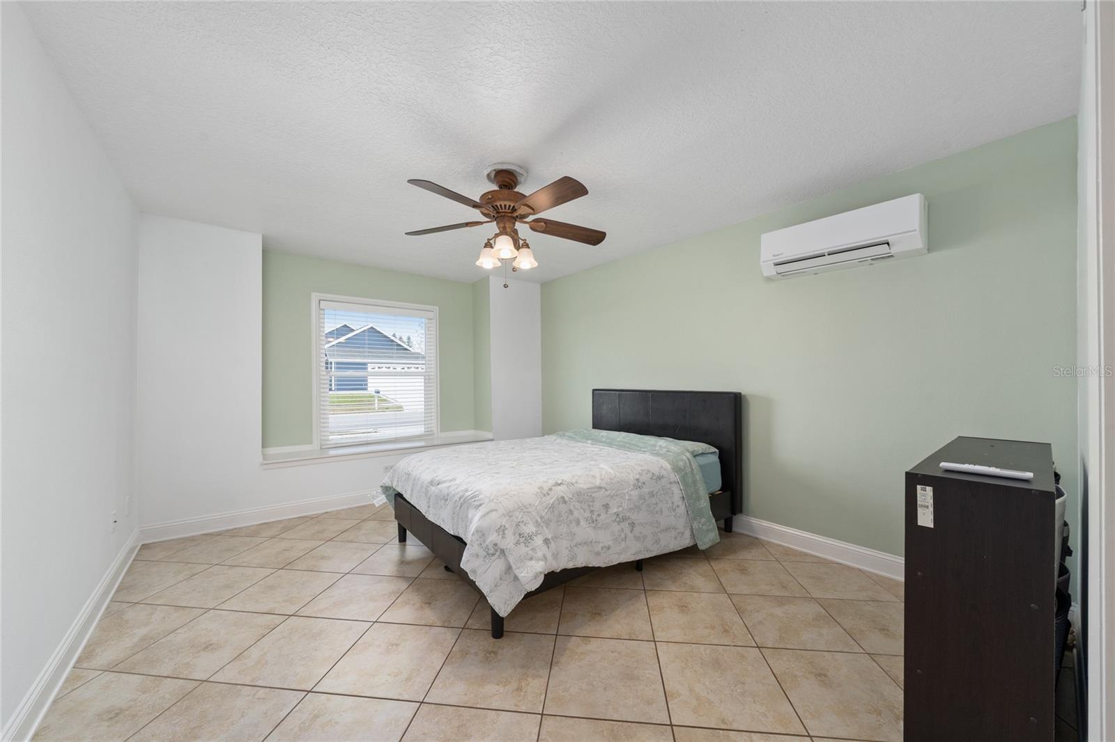 SURREY RIDGE - Residential