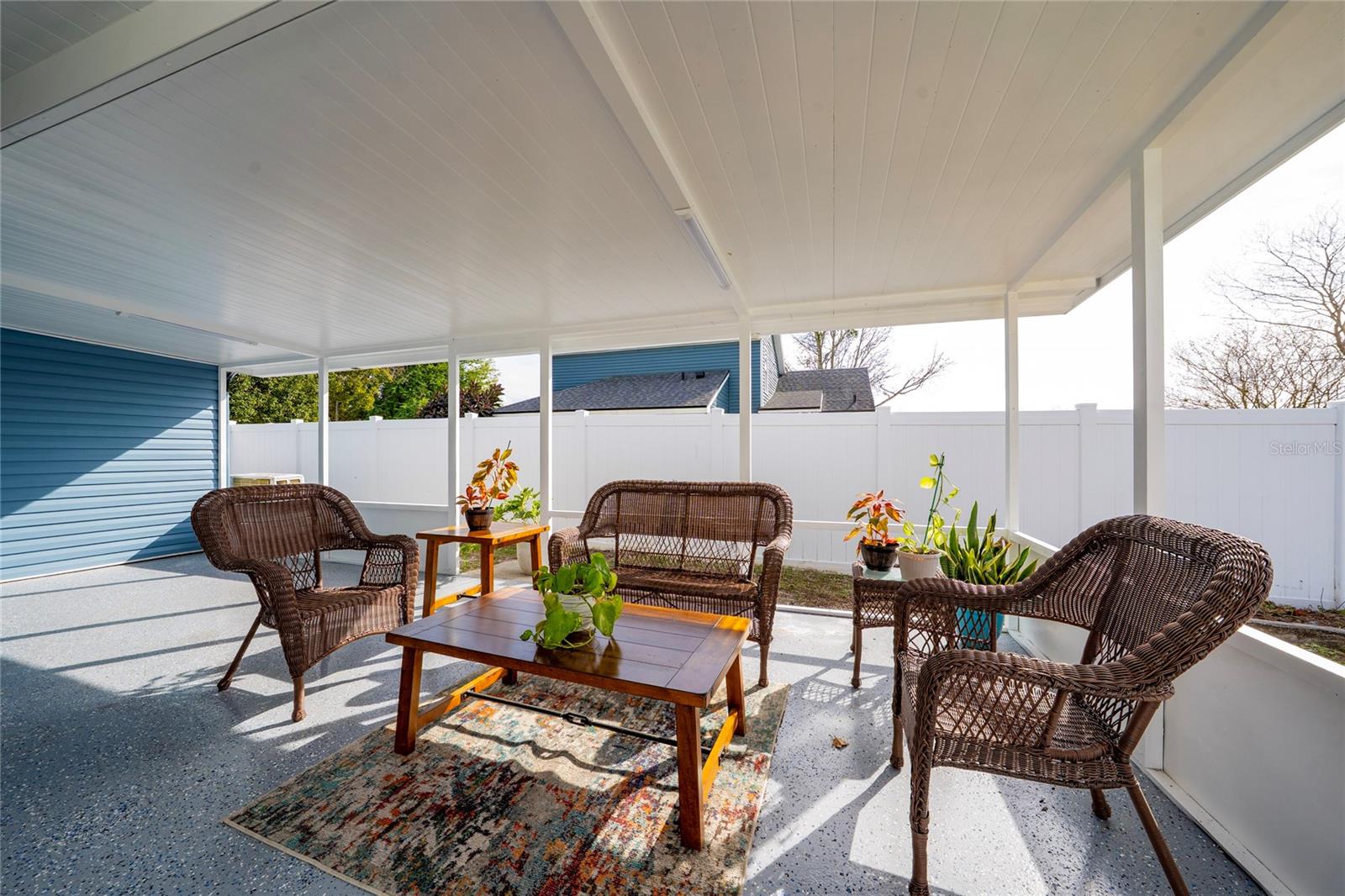 SURREY RIDGE - Residential