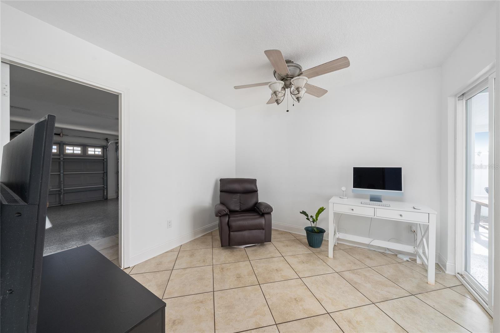 SURREY RIDGE - Residential