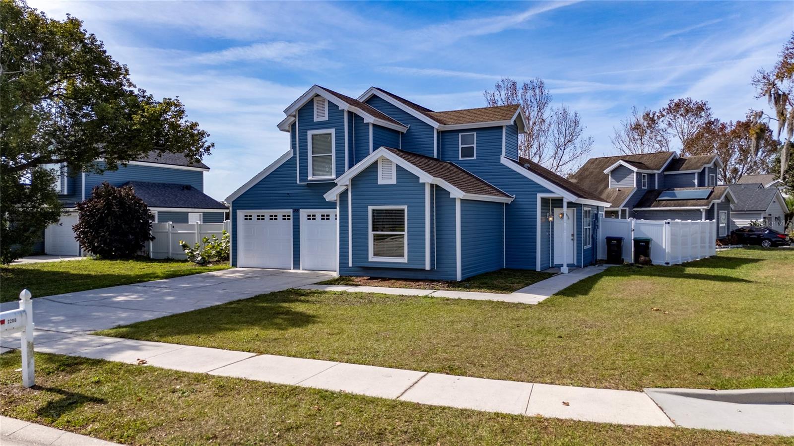 SURREY RIDGE - Residential