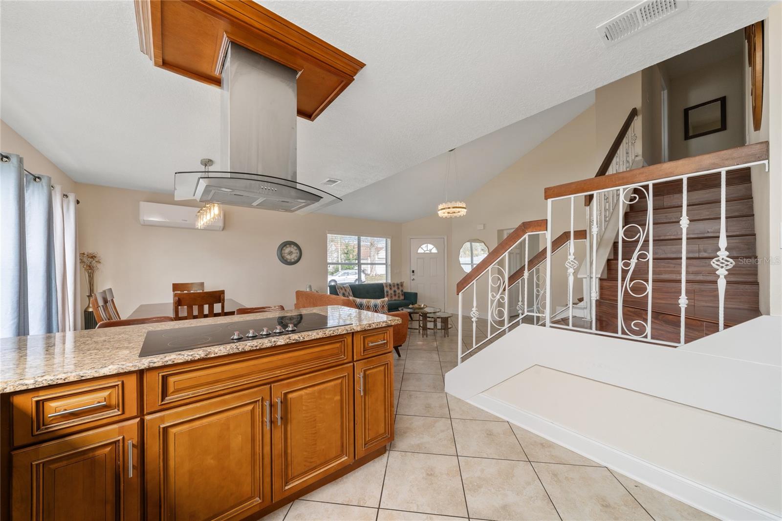 SURREY RIDGE - Residential