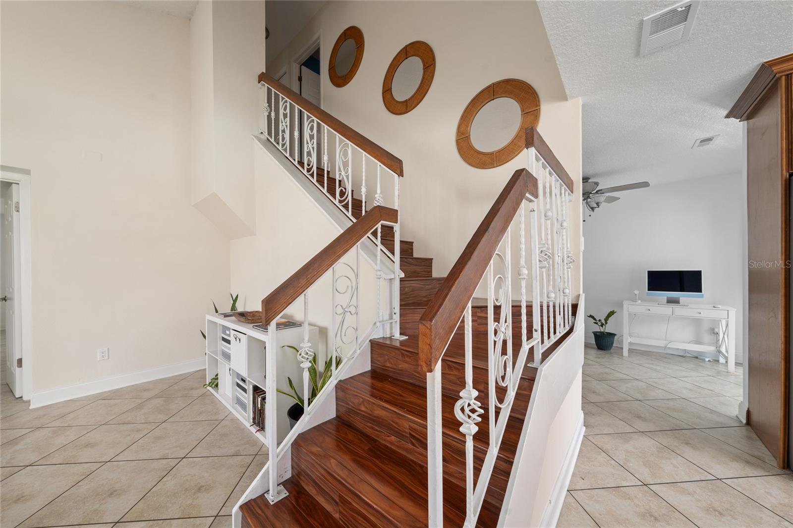 SURREY RIDGE - Residential