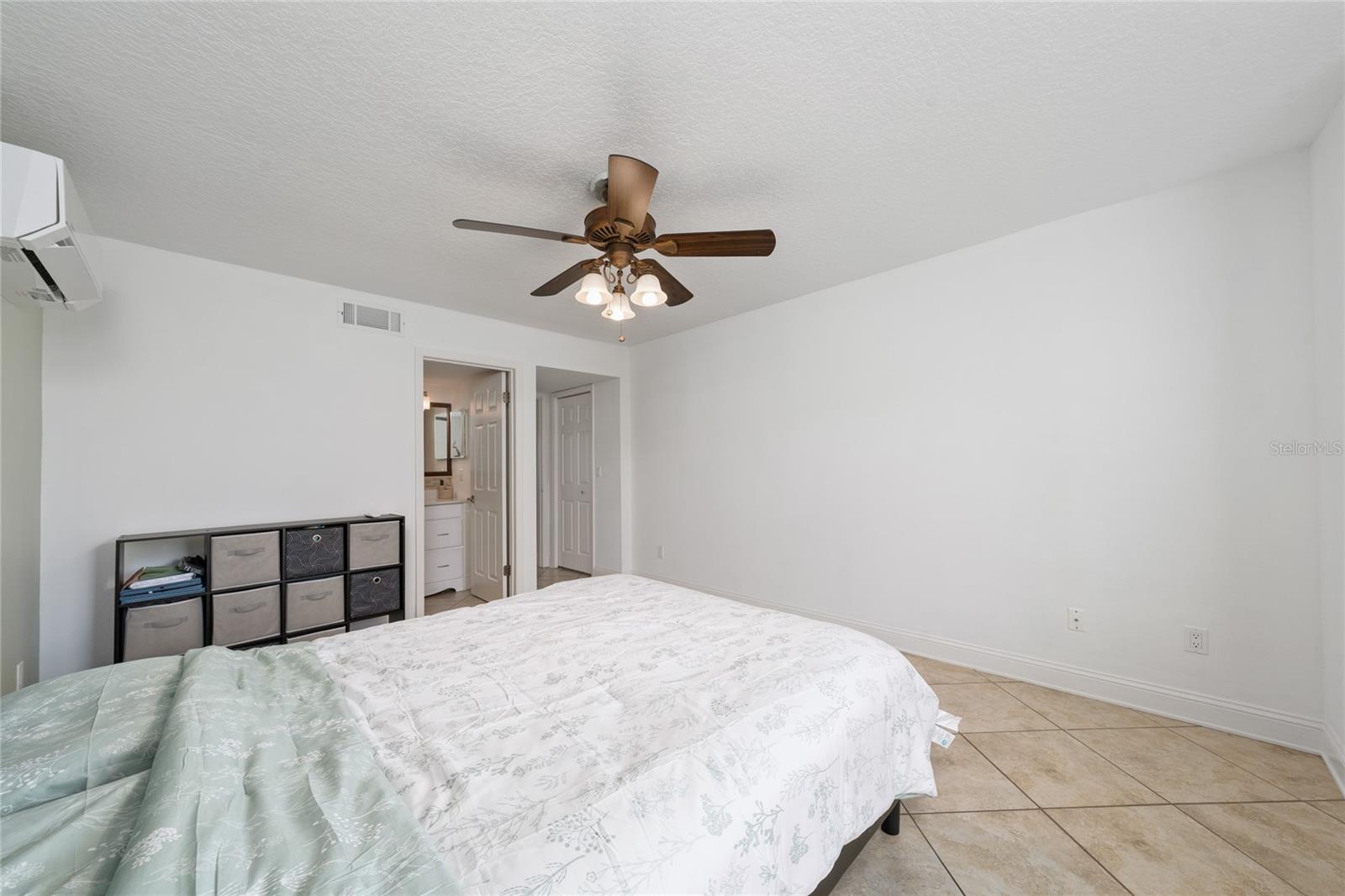 SURREY RIDGE - Residential