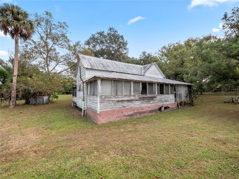 A home in LAKELAND