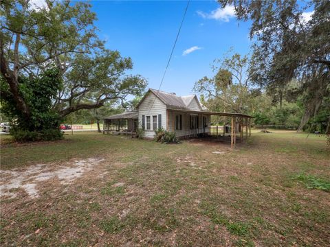 A home in LAKELAND