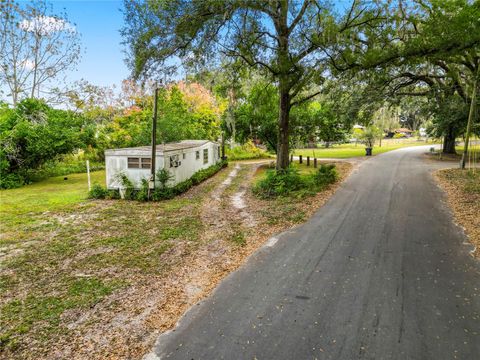 A home in LAKELAND