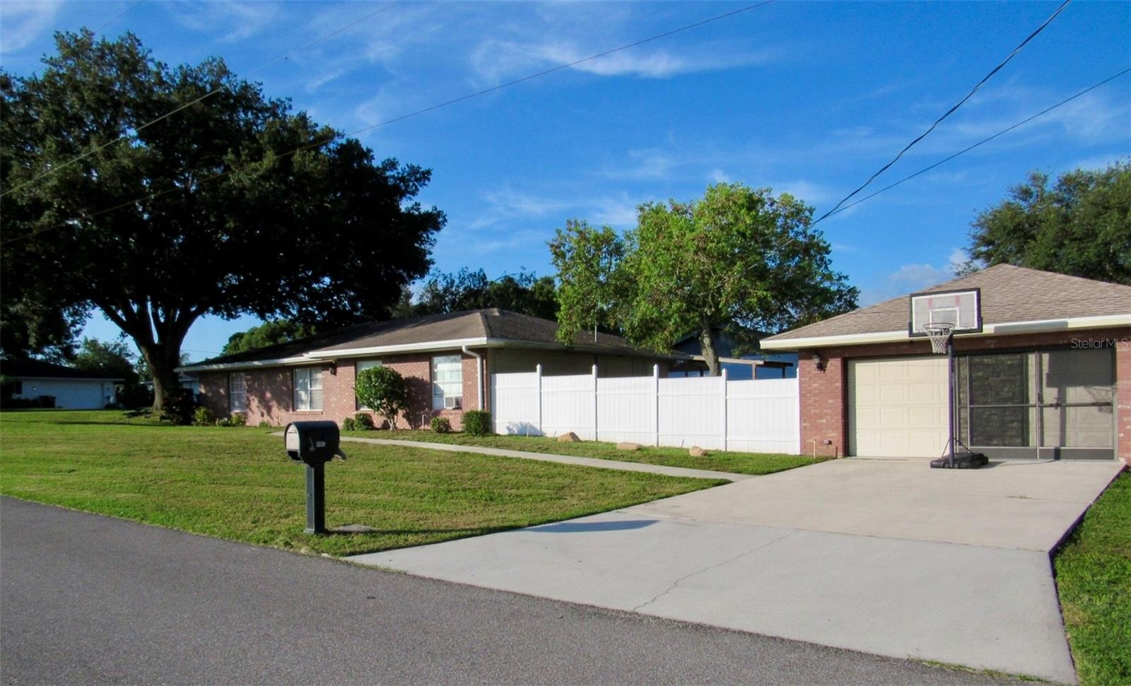 ELOISE WOODS EAST LAKE MARIAM UNIT - Residential