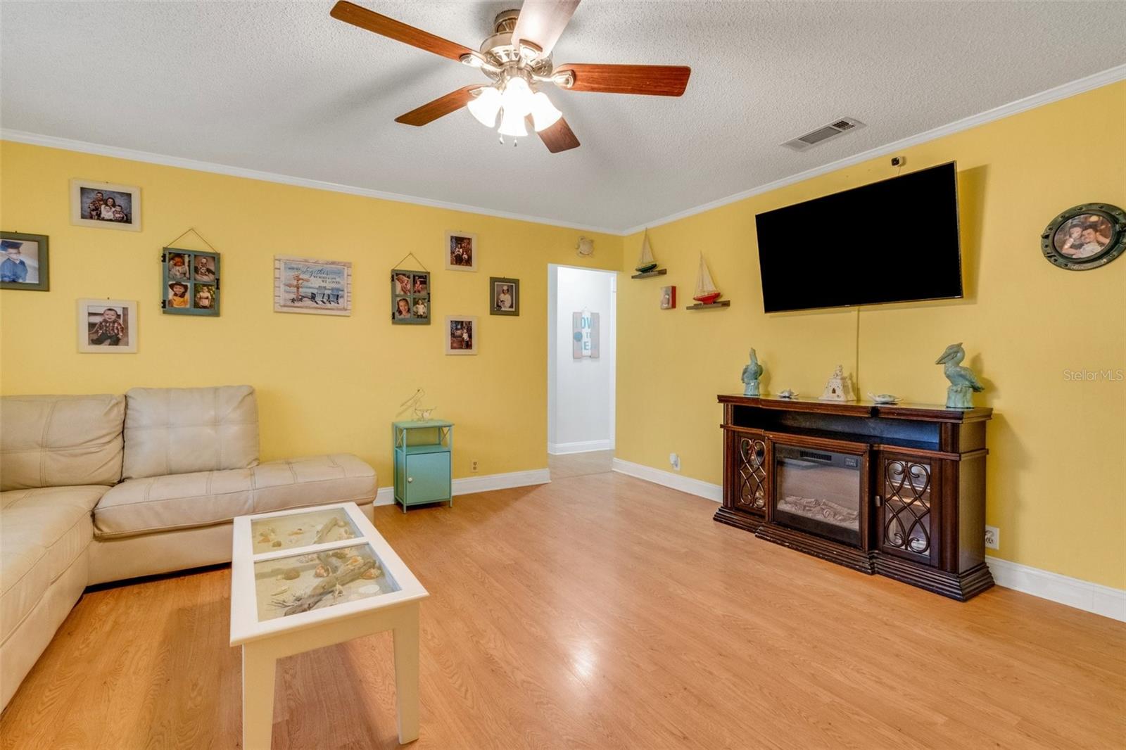 ELOISE WOODS EAST LAKE MARIAM UNIT - Residential