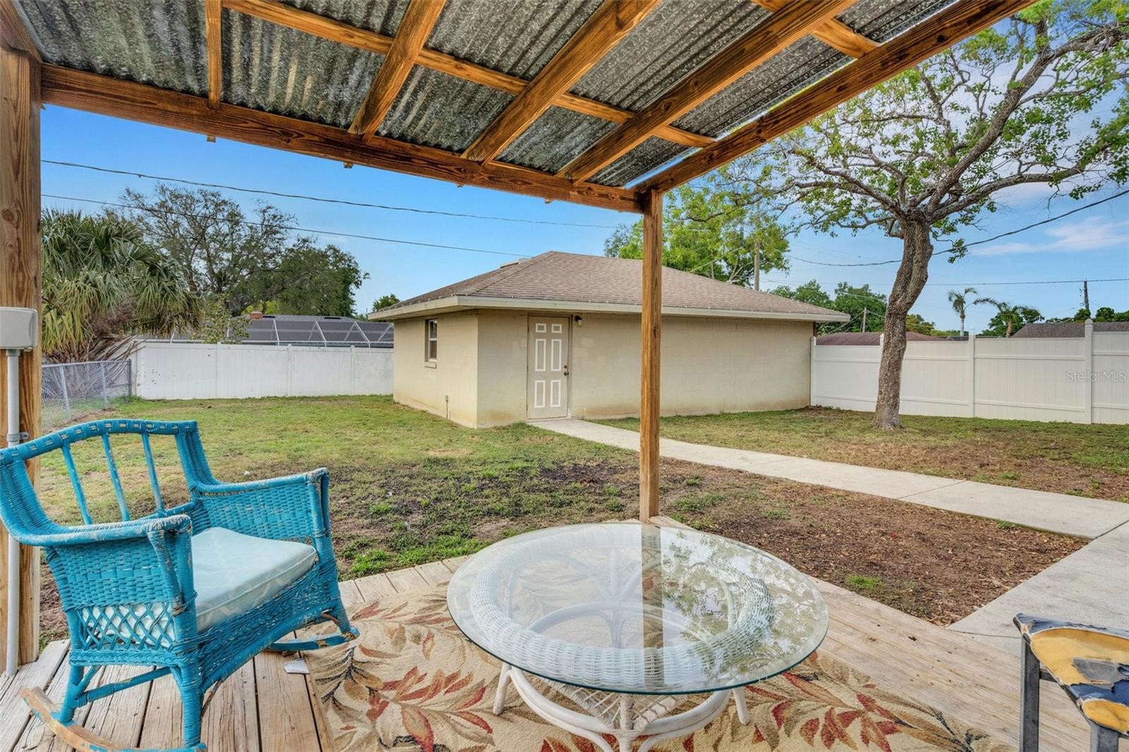 ELOISE WOODS EAST LAKE MARIAM UNIT - Residential