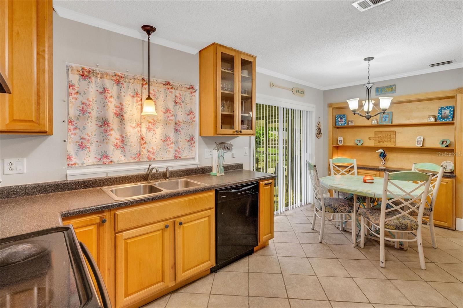 ELOISE WOODS EAST LAKE MARIAM UNIT - Residential