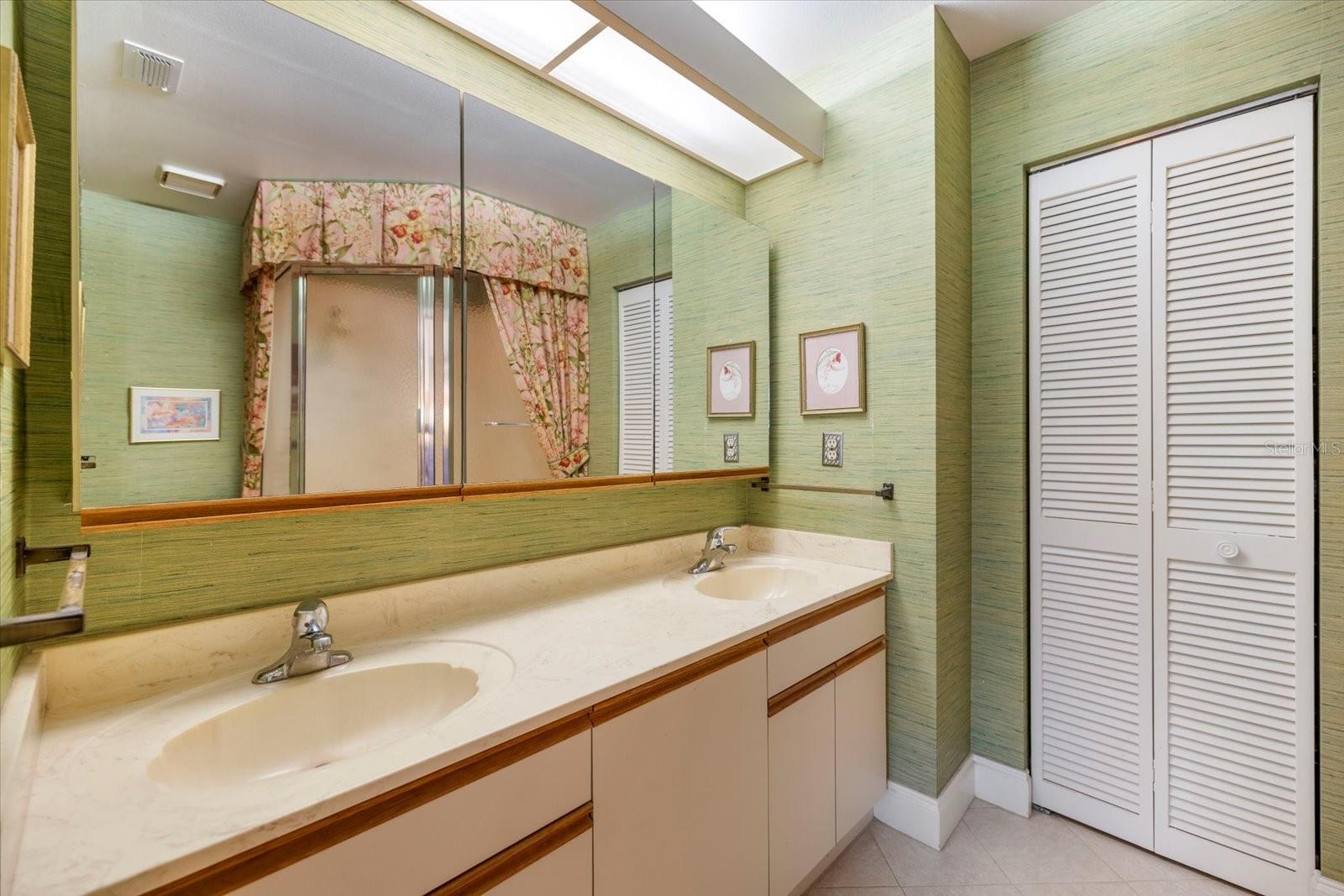 VILLAGE OAKS SEC D - Residential