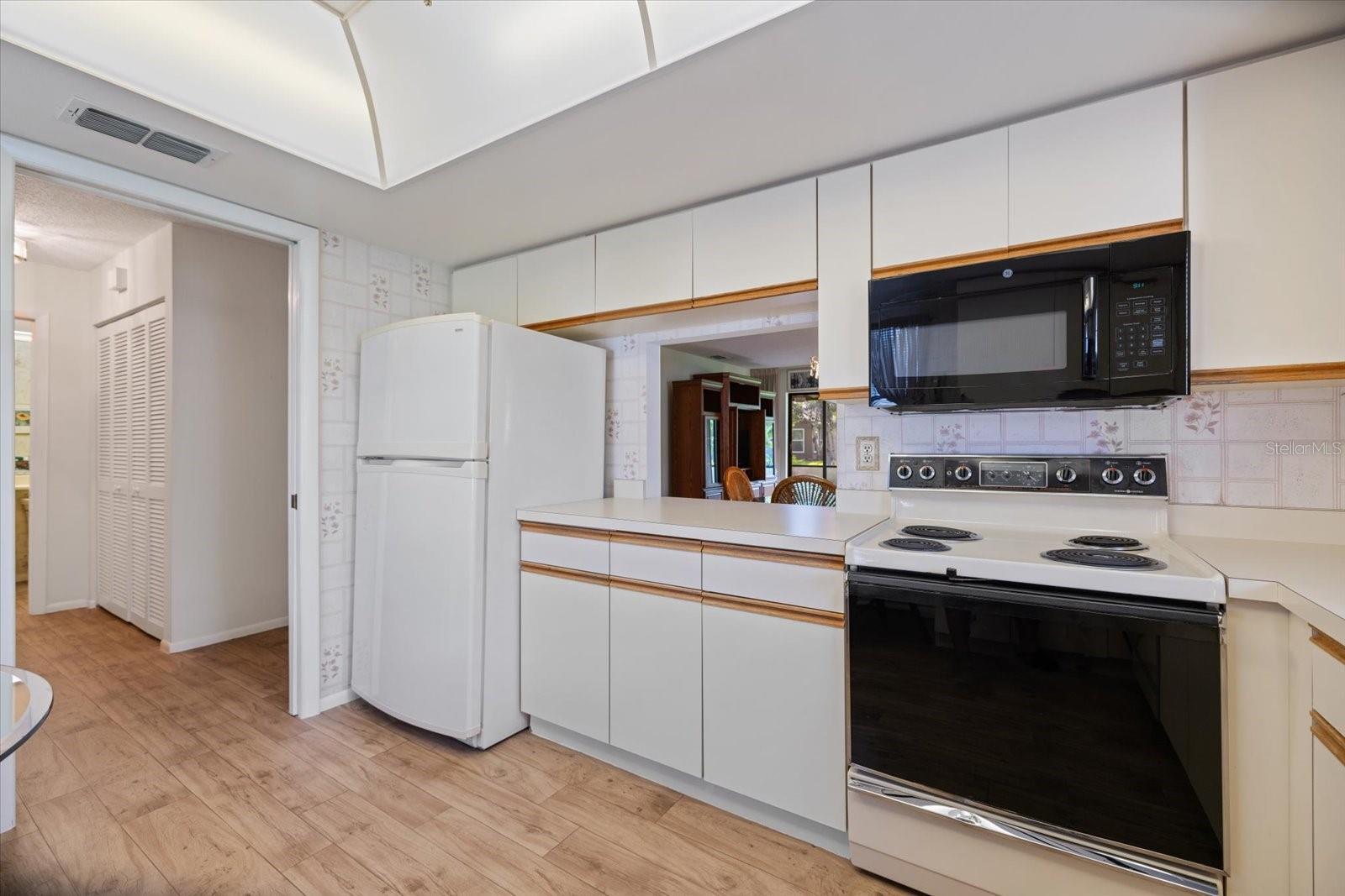 VILLAGE OAKS SEC D - Residential