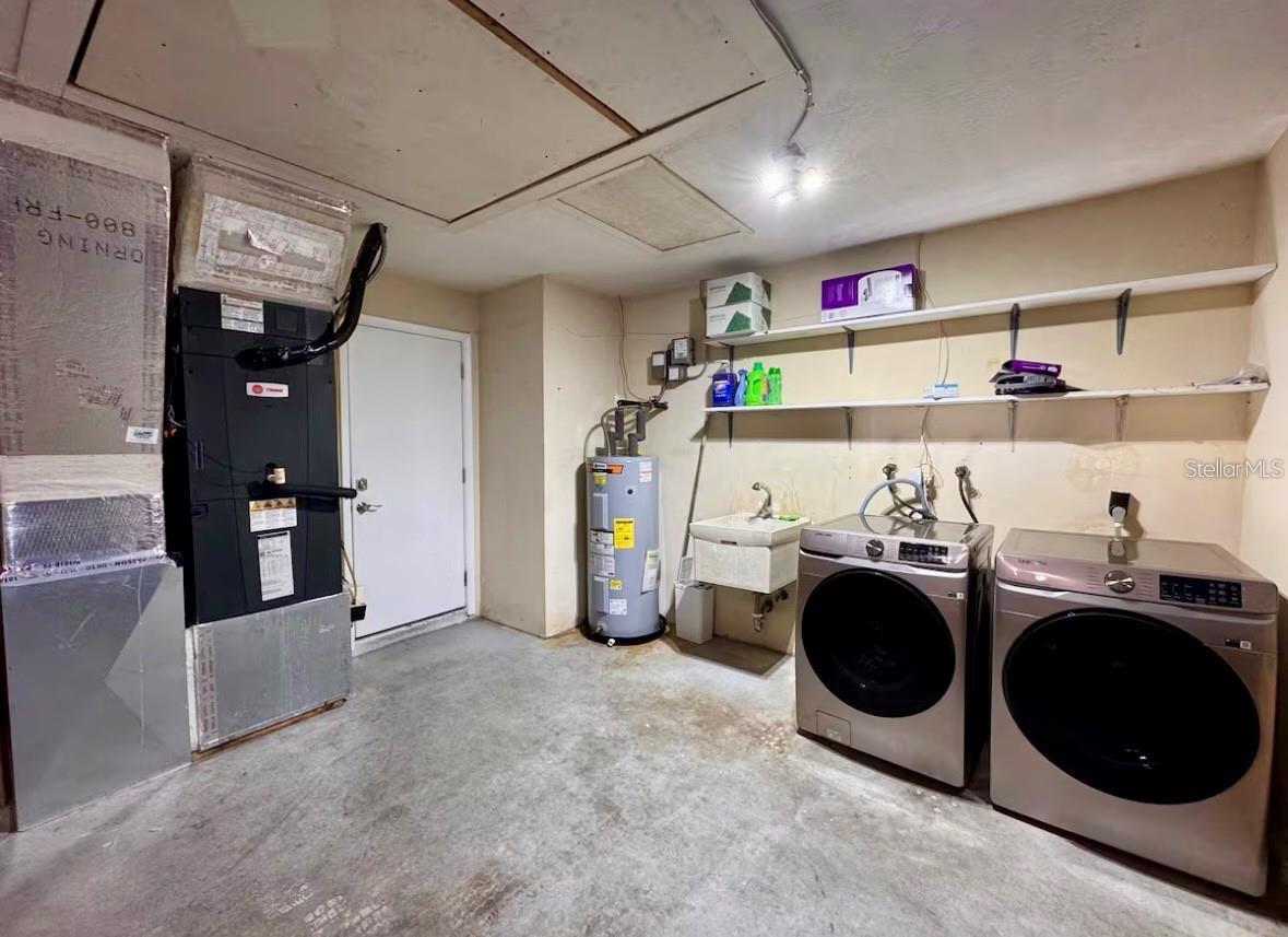 OAKBROOK WOODS 1ST ADD - Residential Lease