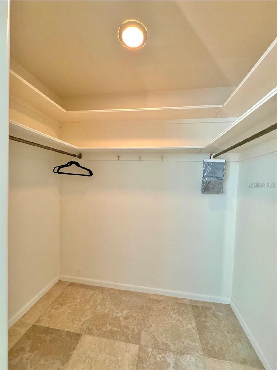 OAKBROOK WOODS 1ST ADD - Residential Lease