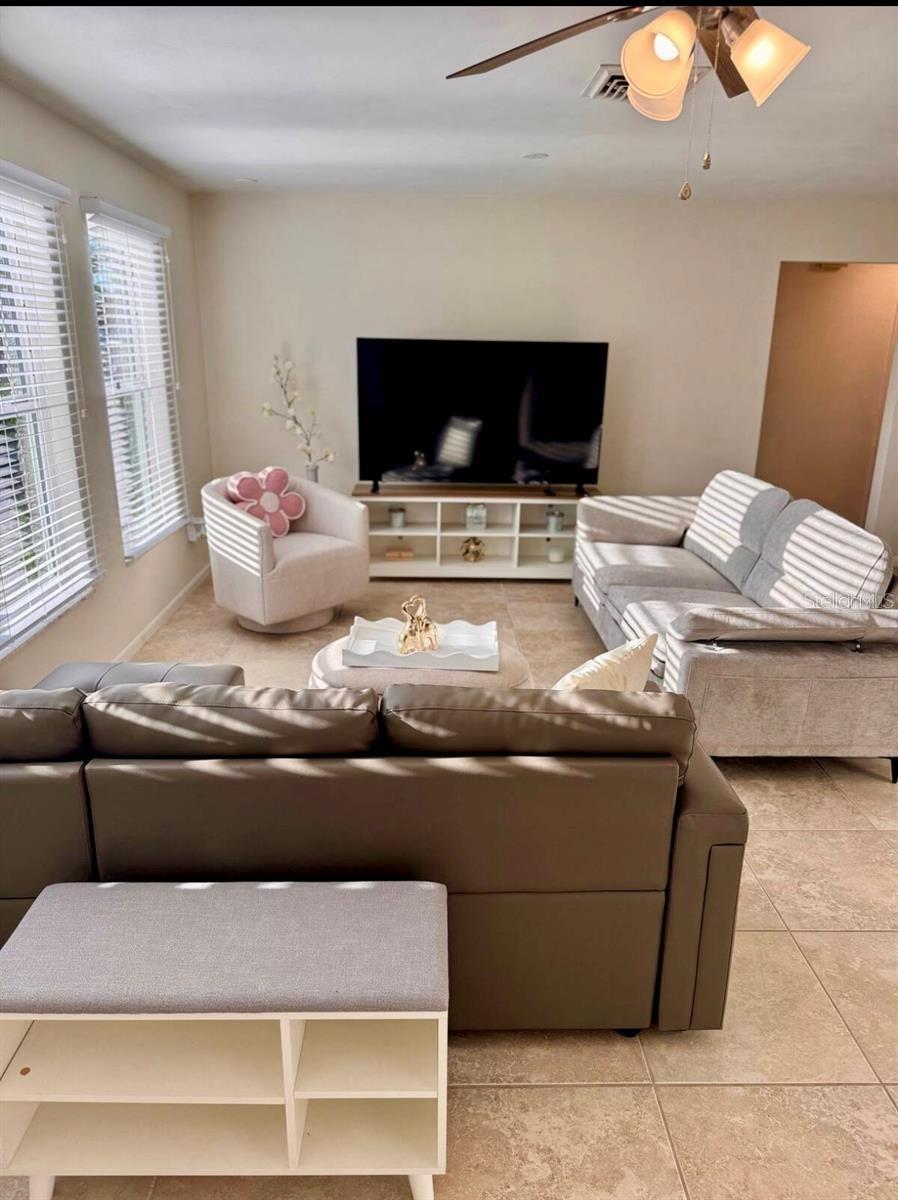 OAKBROOK WOODS 1ST ADD - Residential Lease