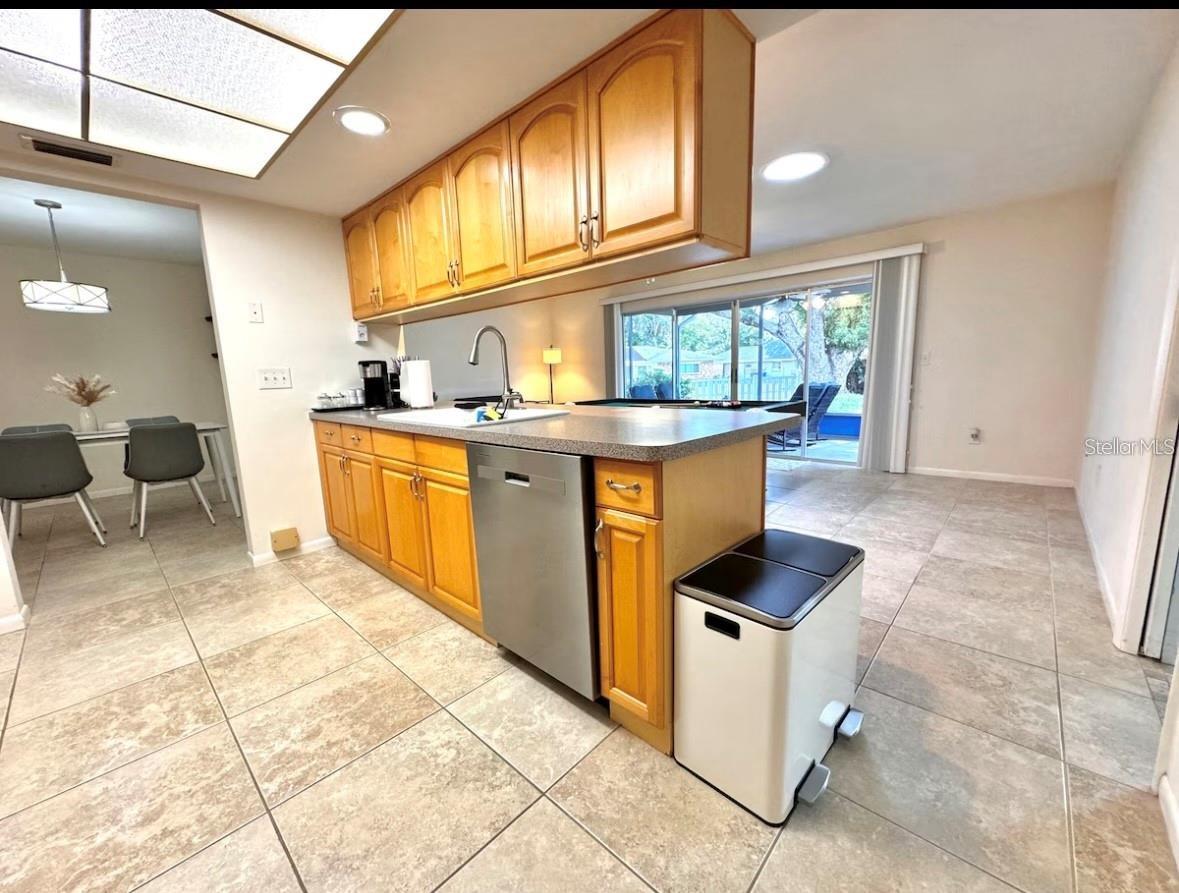 OAKBROOK WOODS 1ST ADD - Residential Lease