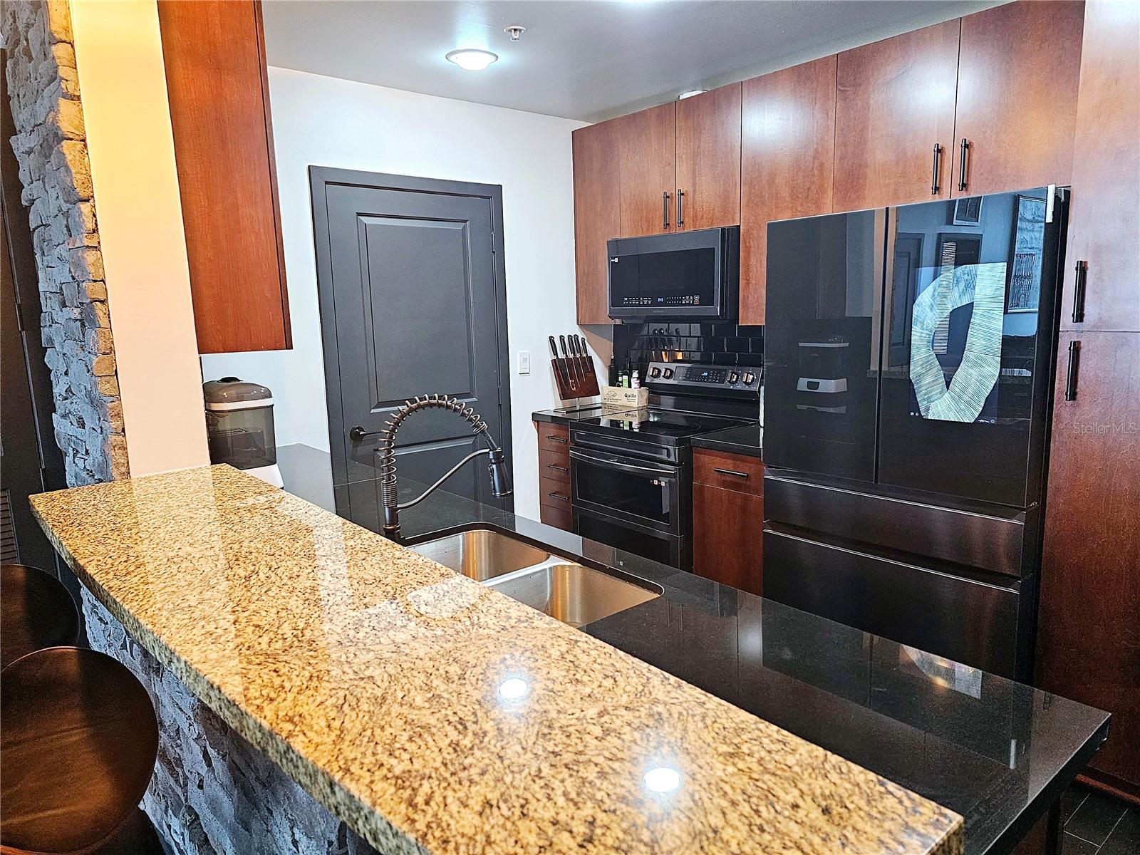 SOLAIRE/PLAZA CONDO - Residential