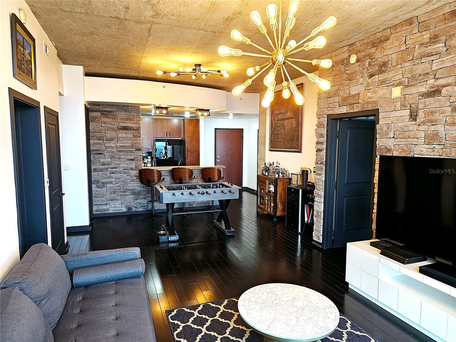 SOLAIRE/PLAZA CONDO - Residential