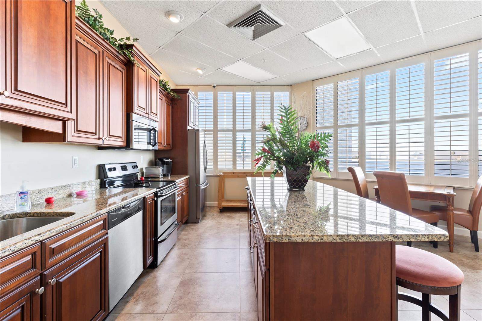 OCEANS TWO - Residential