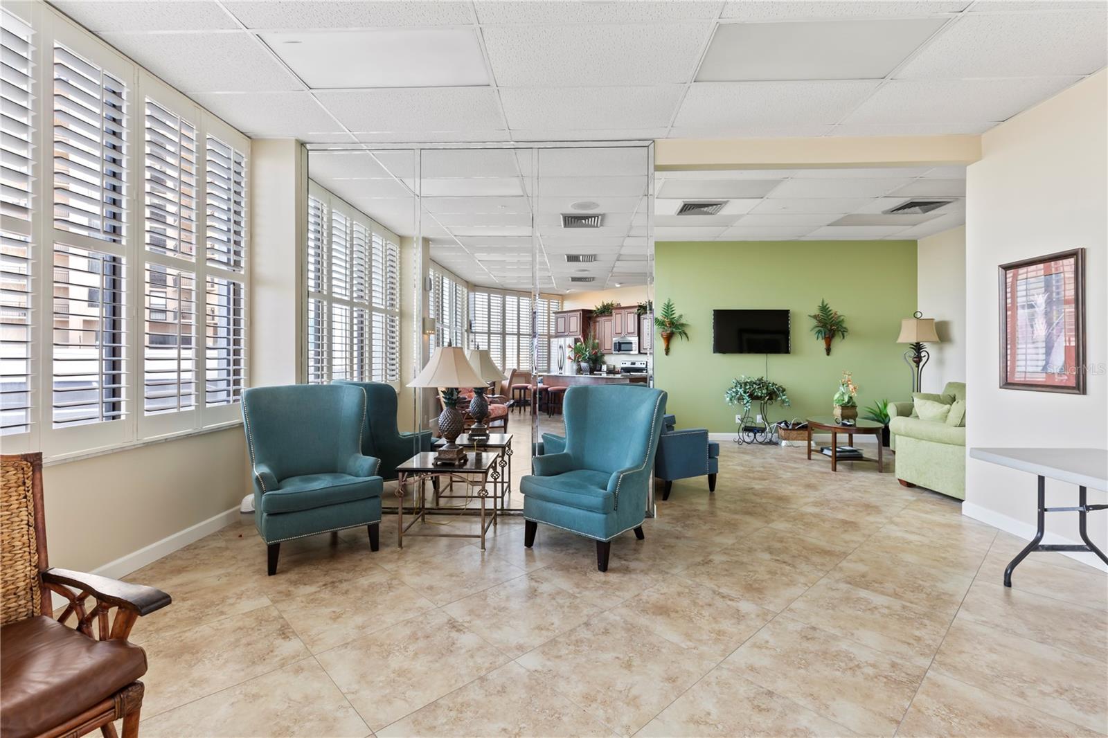 OCEANS TWO - Residential