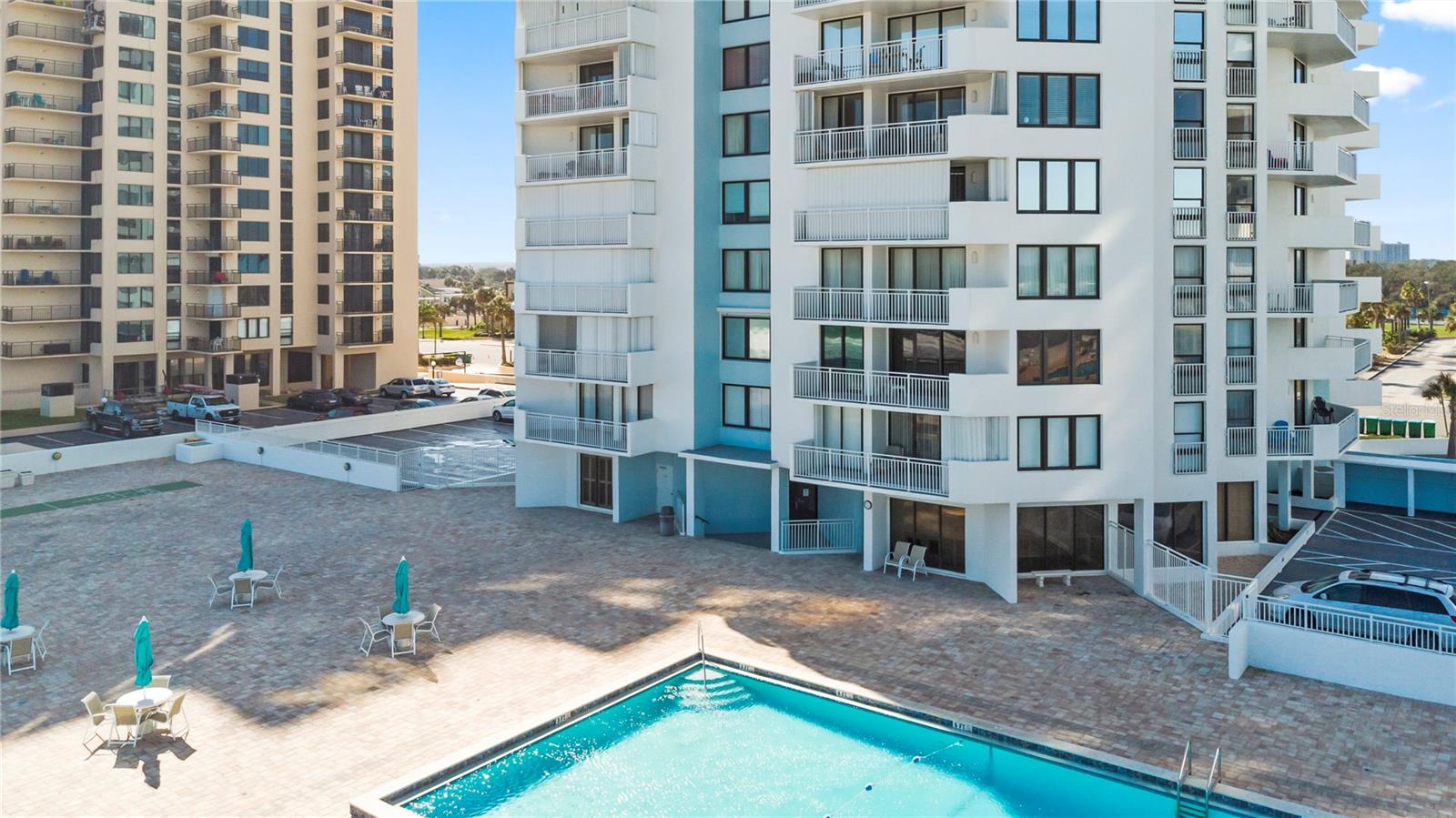 OCEANS TWO - Residential