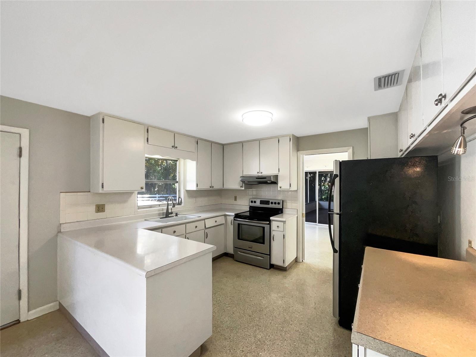 5250 TIMBERLANE ROAD