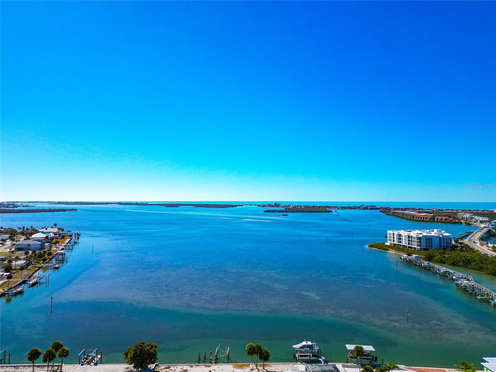 OXFORD MANOR - Residential