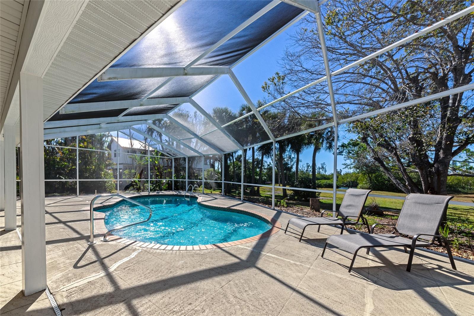 OXFORD MANOR - Residential