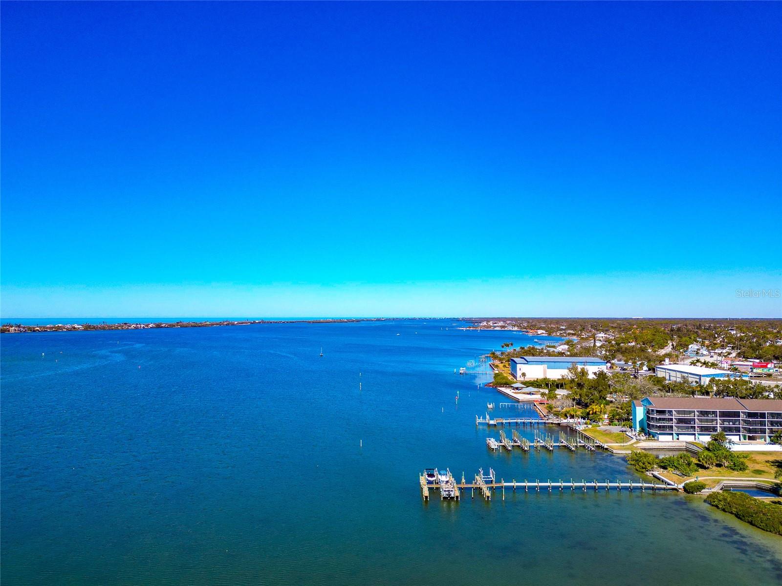 OXFORD MANOR - Residential