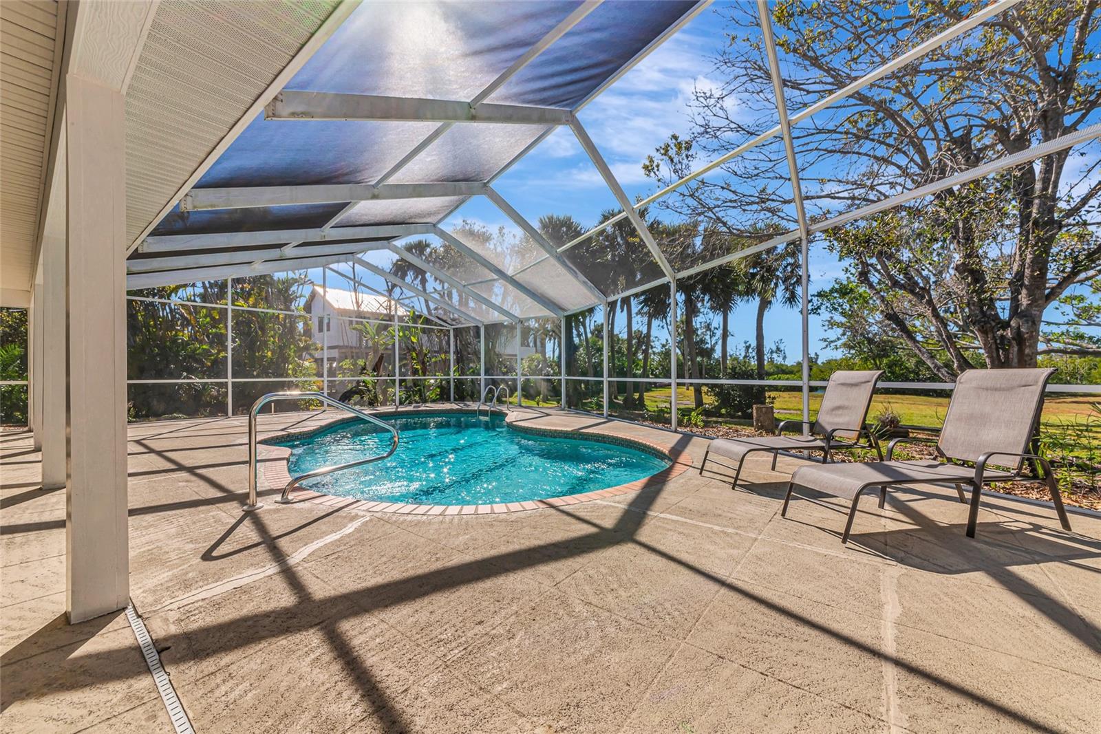 OXFORD MANOR - Residential