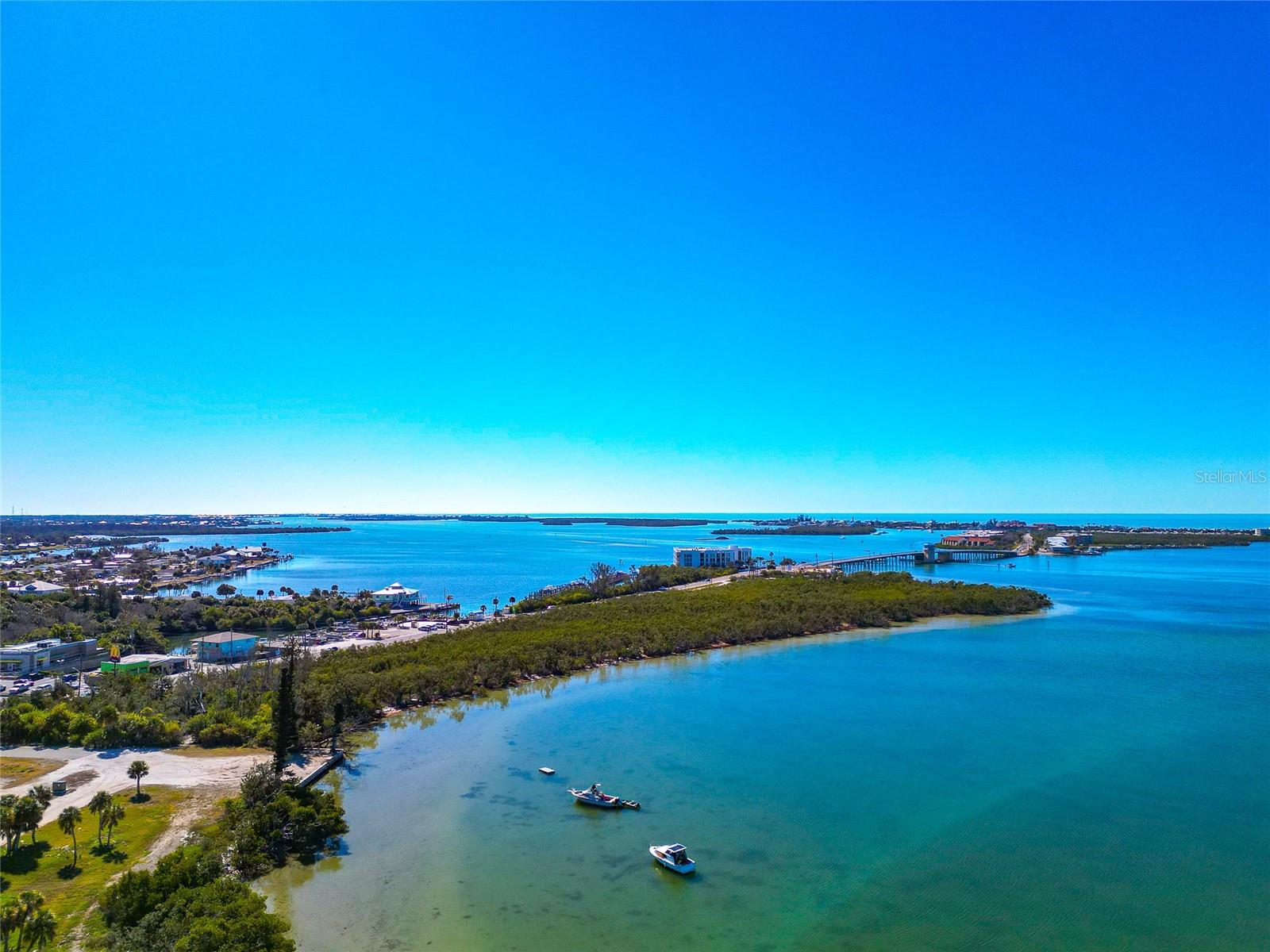 OXFORD MANOR - Residential