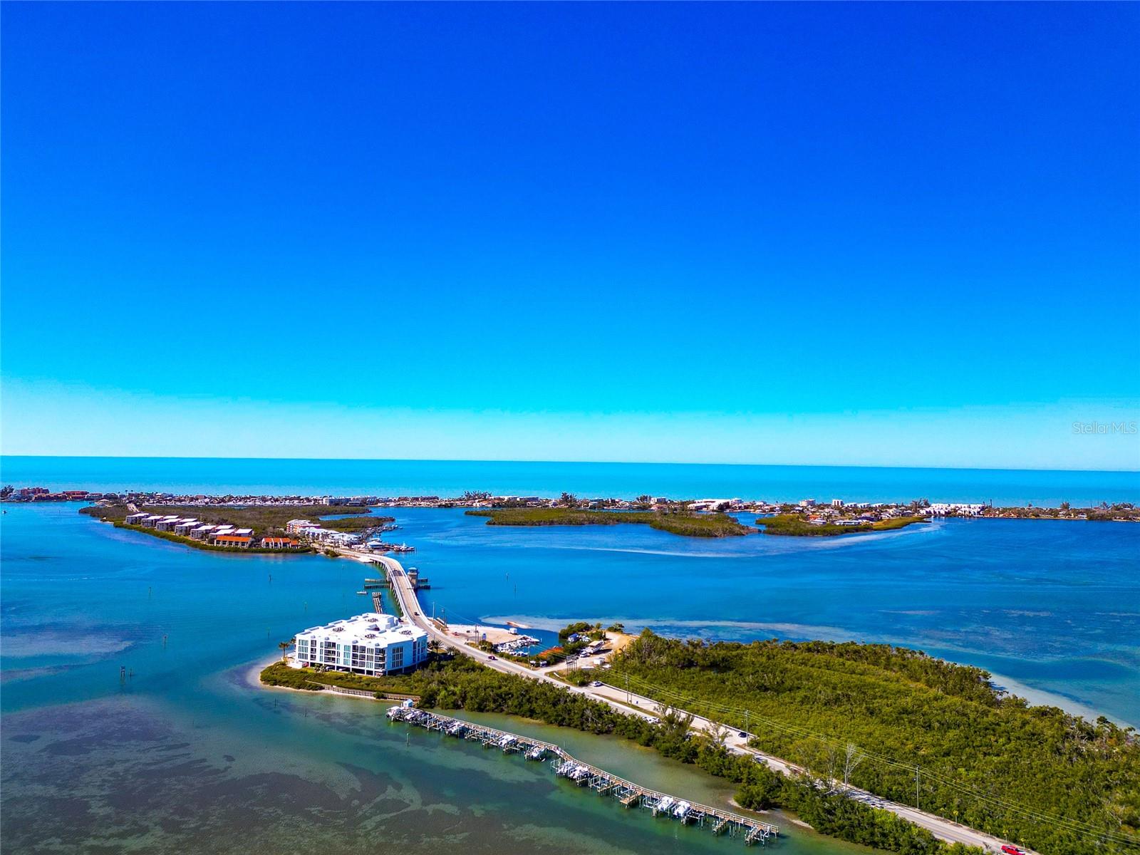 OXFORD MANOR - Residential