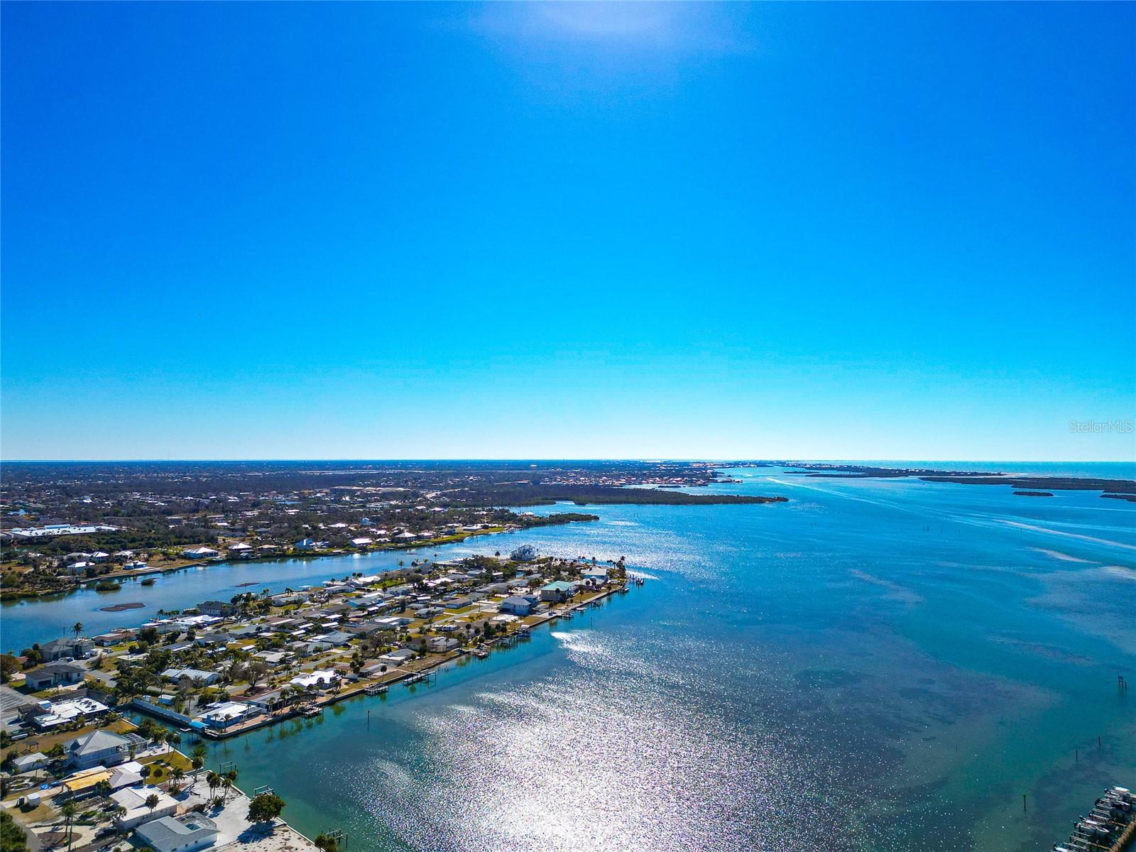 OXFORD MANOR - Residential