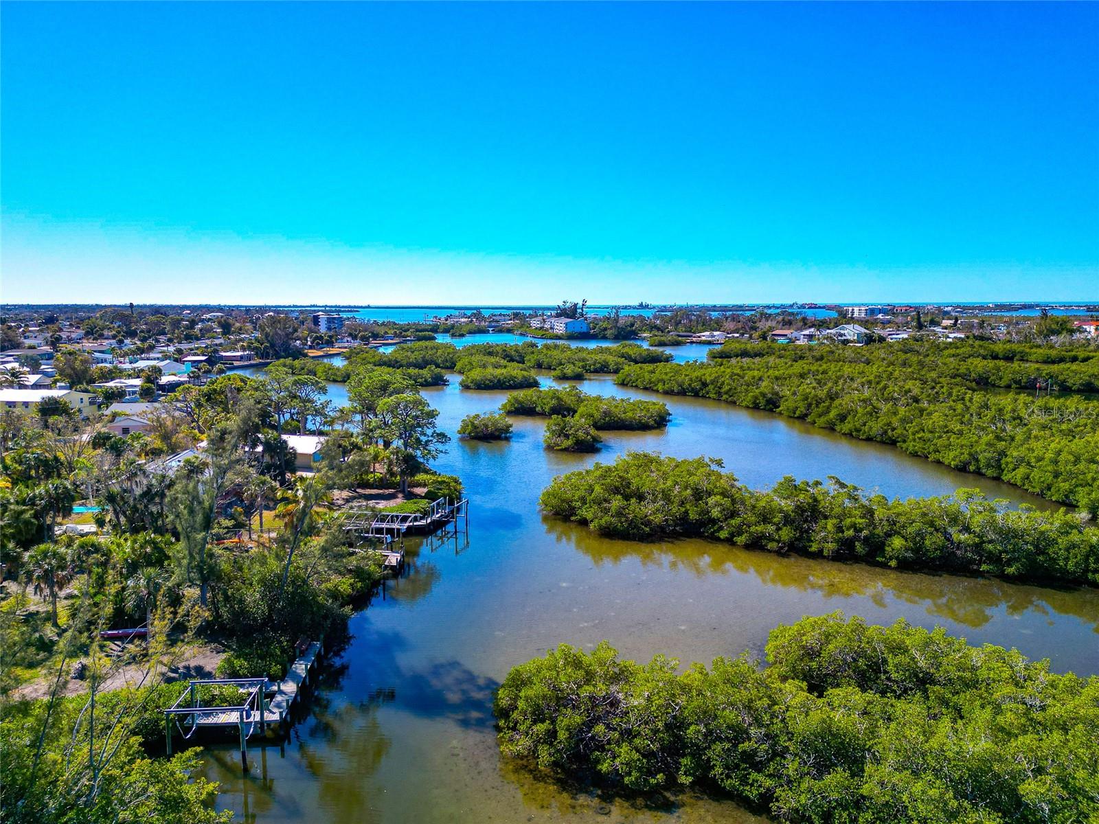 OXFORD MANOR - Residential